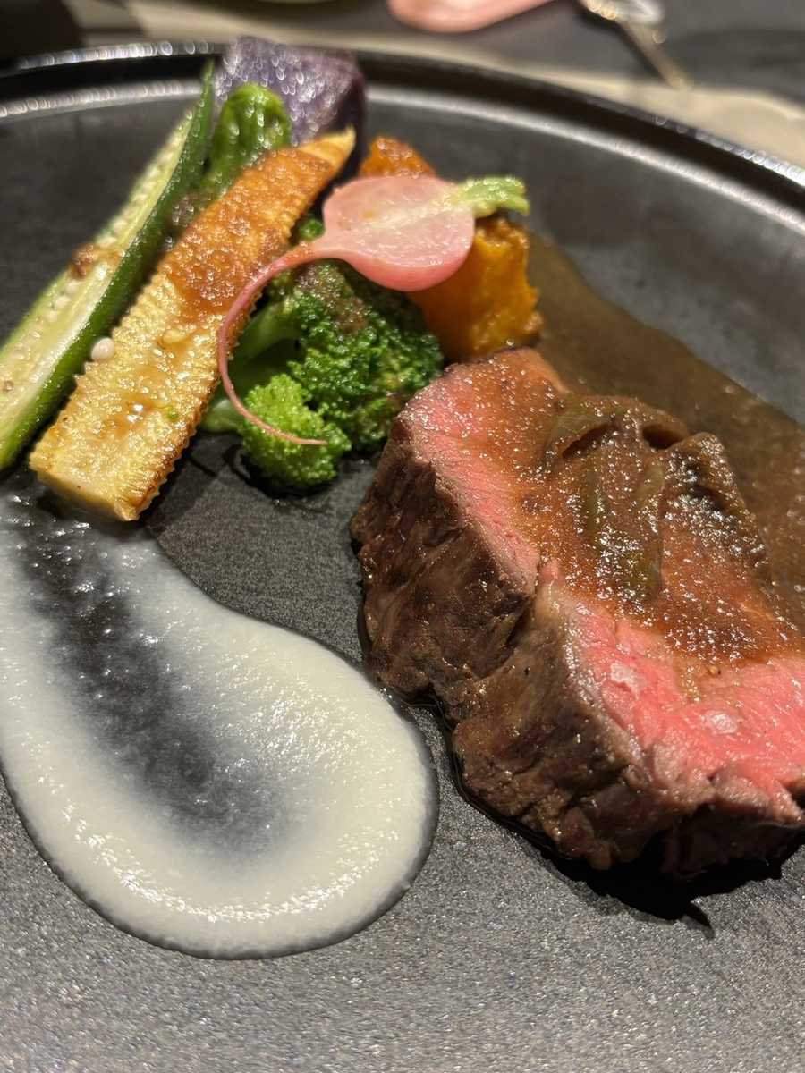 竹の倉山荘の夕食、フレンチコースのメイン