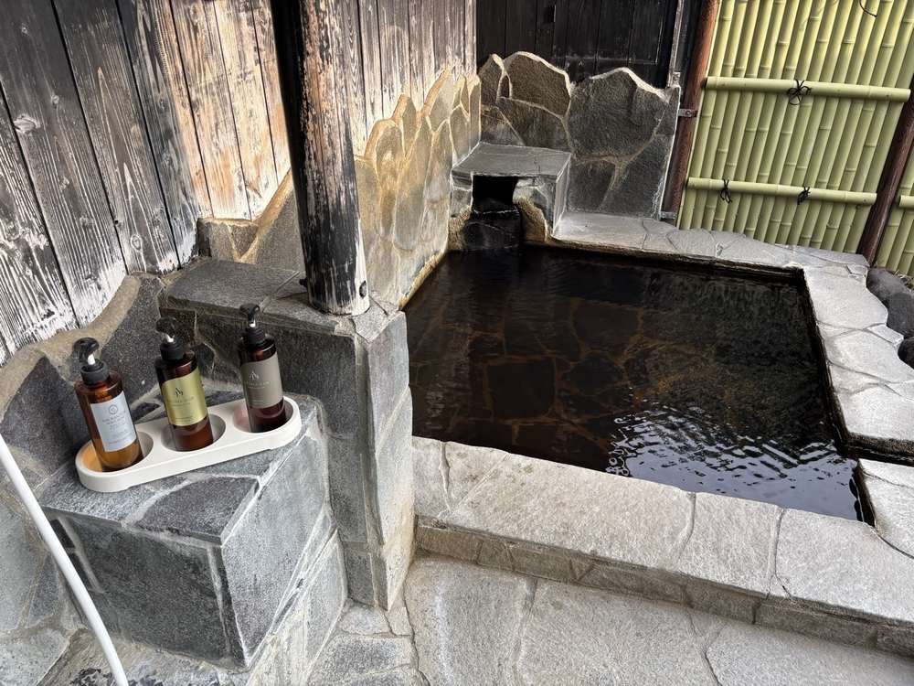 竹の倉山荘の客室についた露天風呂